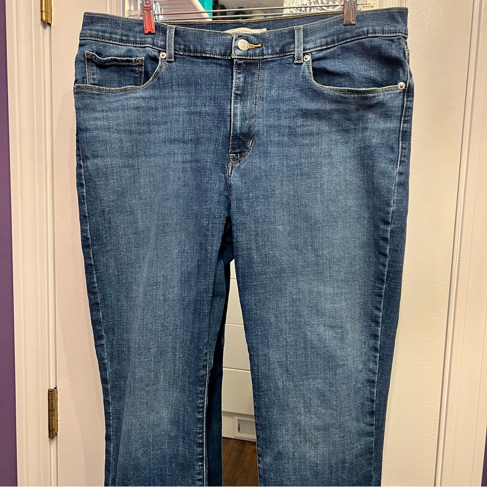 Levi’s Classic Straight Women’s Jeans